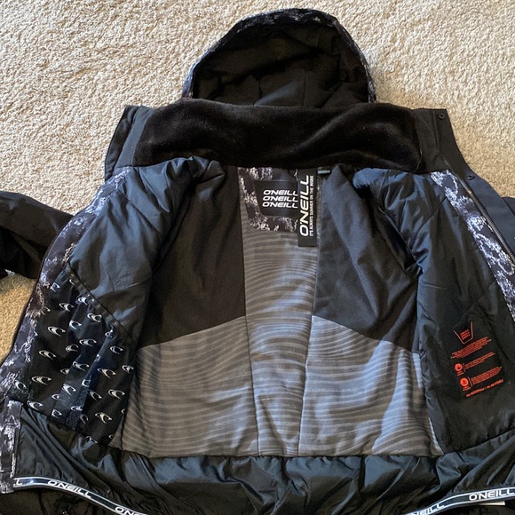 O’Neil snow coat - Picture 7 of 7